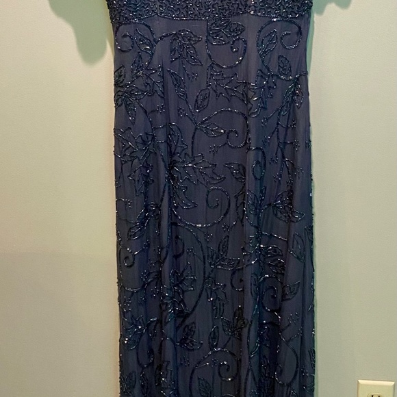 Scala Gown Size M - Picture 4 of 5